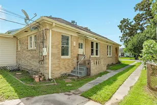 4618 Ave R 1/2, Galveston, TX 77551 - Photo 25