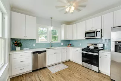 4618 Avenue R 1/2, Galveston, TX 77551 - Photo 13