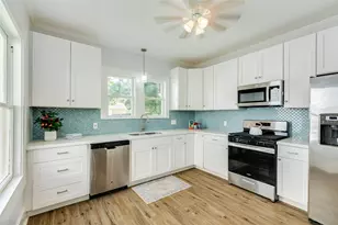 4618 Ave R 1/2, Galveston, TX 77551 - Photo 13