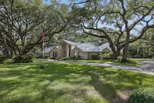 203 Oak Cluster Dr, Columbus, TX 78934 - Photo 1