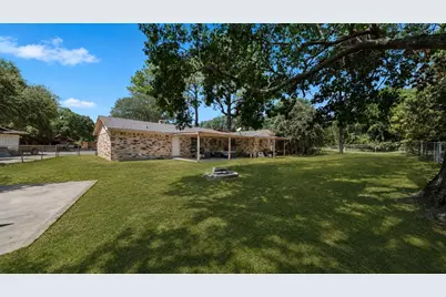 2015 Lee Street, Brenham, TX 77833 - Photo 13