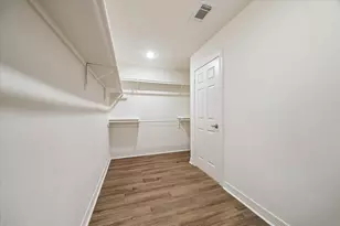 3827 E Peach Hollow Cir, Pearland, TX 77584 - Photo 11