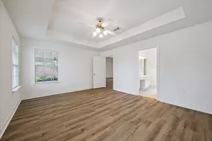 3827 E Peach Hollow Cir, Pearland, TX 77584 - Photo 9