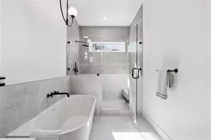 304 E 35th St, Houston, TX 77018 - Photo 35