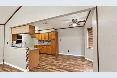306 Lantana Drive, Texas City, TX 77591 - Photo 5