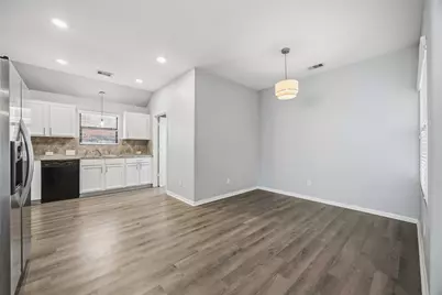 8002 W Red Oak Lane, Texas City, TX 77591 - Photo 9