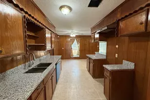 7325 Ley Rd, Houston, TX 77028 - Photo 9