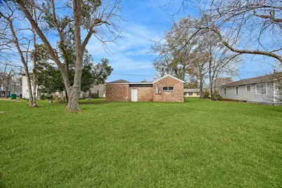 710 E Magnolia Street, Angleton, TX 77515 - Photo 11
