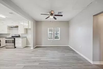 710 E Magnolia Street, Angleton, TX 77515 - Photo 5