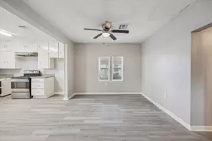 710 E Magnolia St, Angleton, TX 77515 - Photo 5