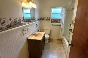 2221 S Front St, Angleton, TX 77515 - Photo 15