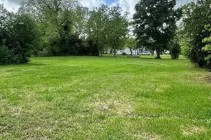 2221 S Front St, Angleton, TX 77515 - Photo 25