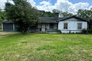 2221 S Front St, Angleton, TX 77515 - Photo 27