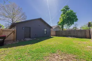 11915 Greenmesa Dr, Houston, TX 77044 - Photo 7