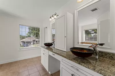 11430 Weathering Oaks Drive, Houston, TX 77066 - Photo 19