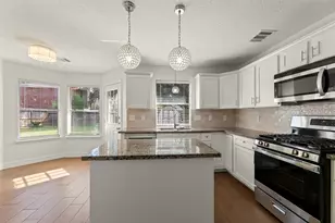 11430 Weathering Oaks Dr, Houston, TX 77066 - Photo 11