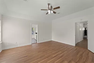 11430 Weathering Oaks Drive, Houston, TX 77066 - Photo 17
