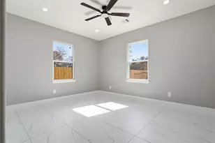 8216 Locksley Rd, Houston, TX 77078 - Photo 9