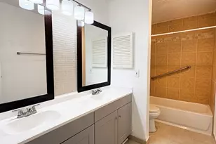 7900 N Stadium Dr, Houston, TX 77030 - Photo 5