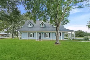 992 Peschel Ln, Sealy, TX 77474 - Photo 1