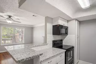 7402 Alabonson Rd, Houston, TX 77088 - Photo 9