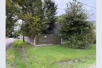 306 E 43rd Street, Houston, TX 77022 - Photo 1
