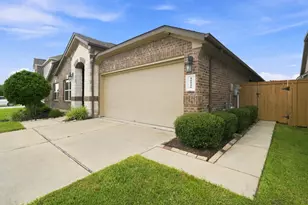10110 Whitney Reach Dr, Rosharon, TX 77583 - Photo 3
