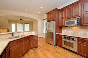 6310 Hamman St, Houston, TX 77007 - Photo 9