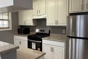 1205 Thompson St, Bryan, TX 77803 - Photo 7