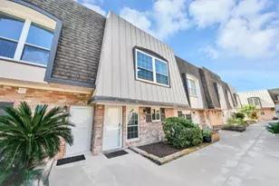 1801 Stoney Brook Dr, Houston, TX 77063 - Photo 3