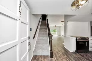 1801 Stoney Brook Dr, Houston, TX 77063 - Photo 5