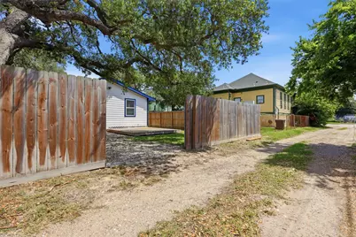 3511 Avenue Q, Galveston, TX 77550 - Photo 21