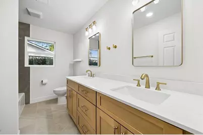 10042 Valley Forge Drive, Houston, TX 77042 - Photo 9