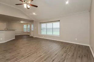 302 Cedar Branch Dr, League City, TX 77573 - Photo 5