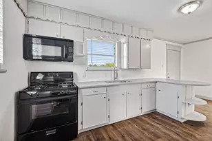 1200 Cypress St, Baytown, TX 77520 - Photo 15