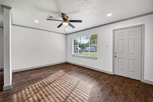 1200 Cypress St, Baytown, TX 77520 - Photo 9
