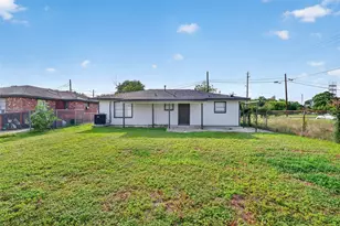 1200 Cypress St, Baytown, TX 77520 - Photo 29