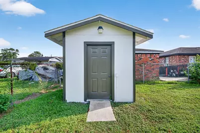 1200 Cypress Street, Baytown, TX 77520 - Photo 27