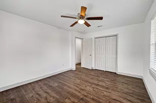 1200 Cypress St, Baytown, TX 77520 - Photo 21