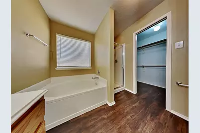 6815 Baron Gate Court, Spring, TX 77379 - Photo 11
