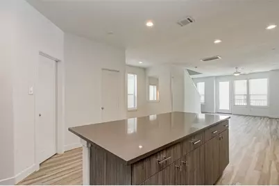 482B S Centro Circle, Shenandoah, TX 77385 - Photo 5