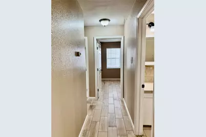 7225 Hummingbird Lane, Texas City, TX 77591 - Photo 9