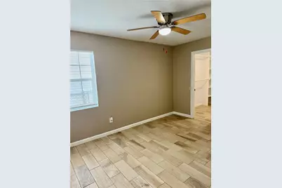 7225 Hummingbird Lane, Texas City, TX 77591 - Photo 11