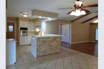 1401 22nd Avenue N, Texas City, TX 77590 - Photo 9