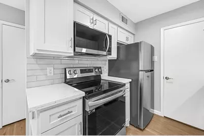 7555 Katy Fwy #146, Houston, TX 77024 - Photo 7