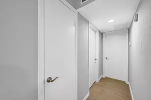 7555 Katy Fwy, Houston, TX 77024 - Photo 9