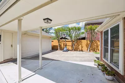 15114 Greenleaf Lane, Houston, TX 77062 - Photo 31