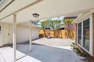 15114 Greenleaf Ln, Houston, TX 77062 - Photo 31