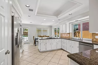 15114 Greenleaf Lane, Houston, TX 77062 - Photo 13