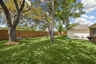 15114 Greenleaf Lane, Houston, TX 77062 - Photo 35